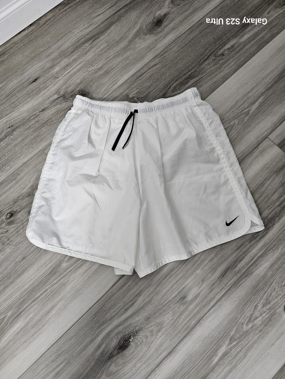 Nike White Kids Athletic Shorts with Black Drawstring Sz XL